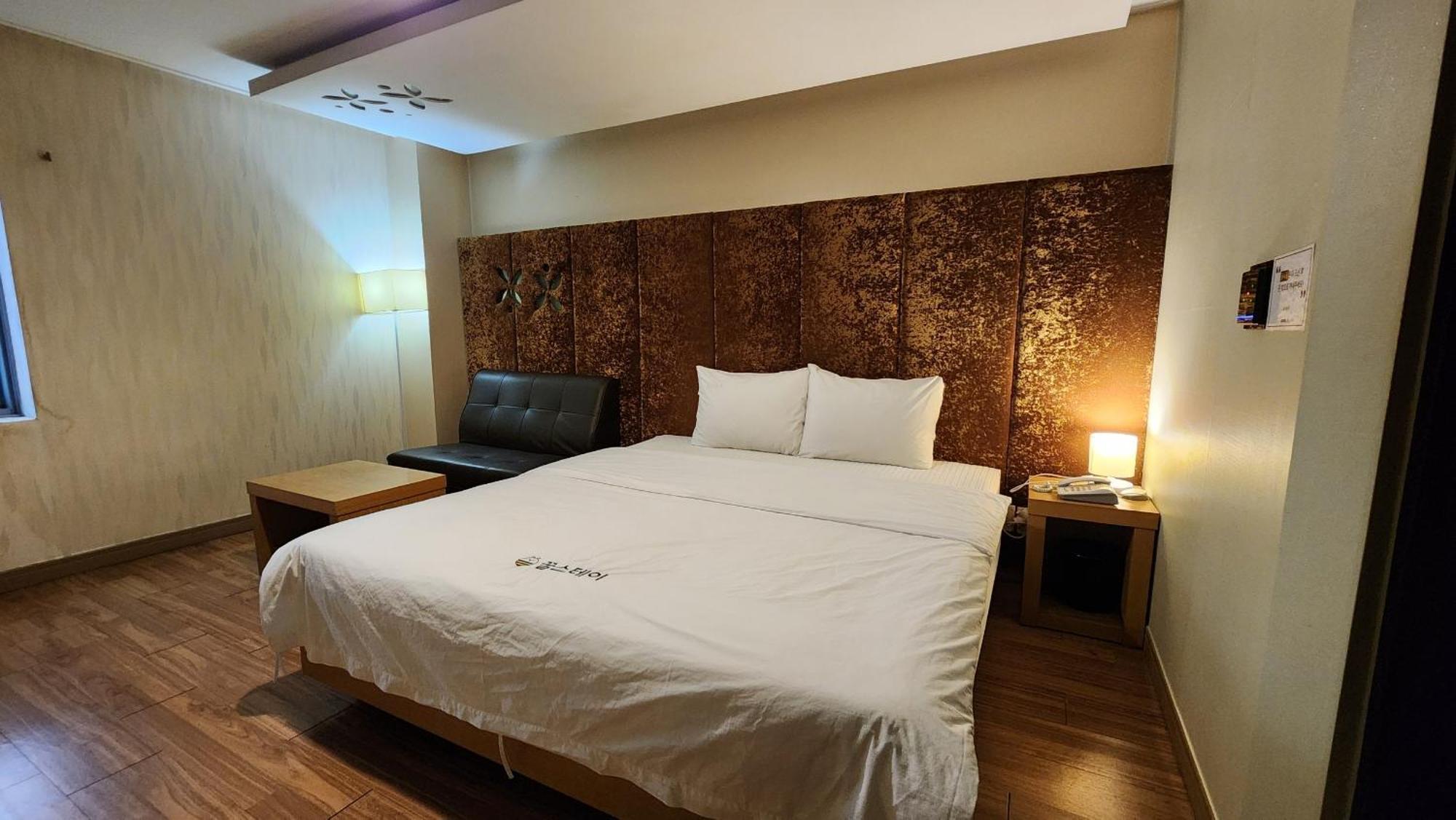 Gimhae Business Hotel K Esterno foto