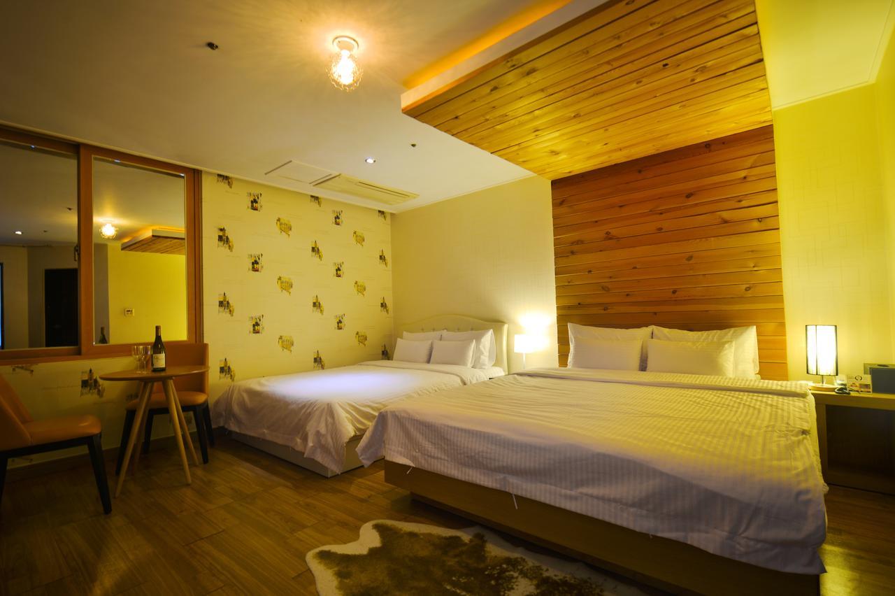 Gimhae Business Hotel K Esterno foto